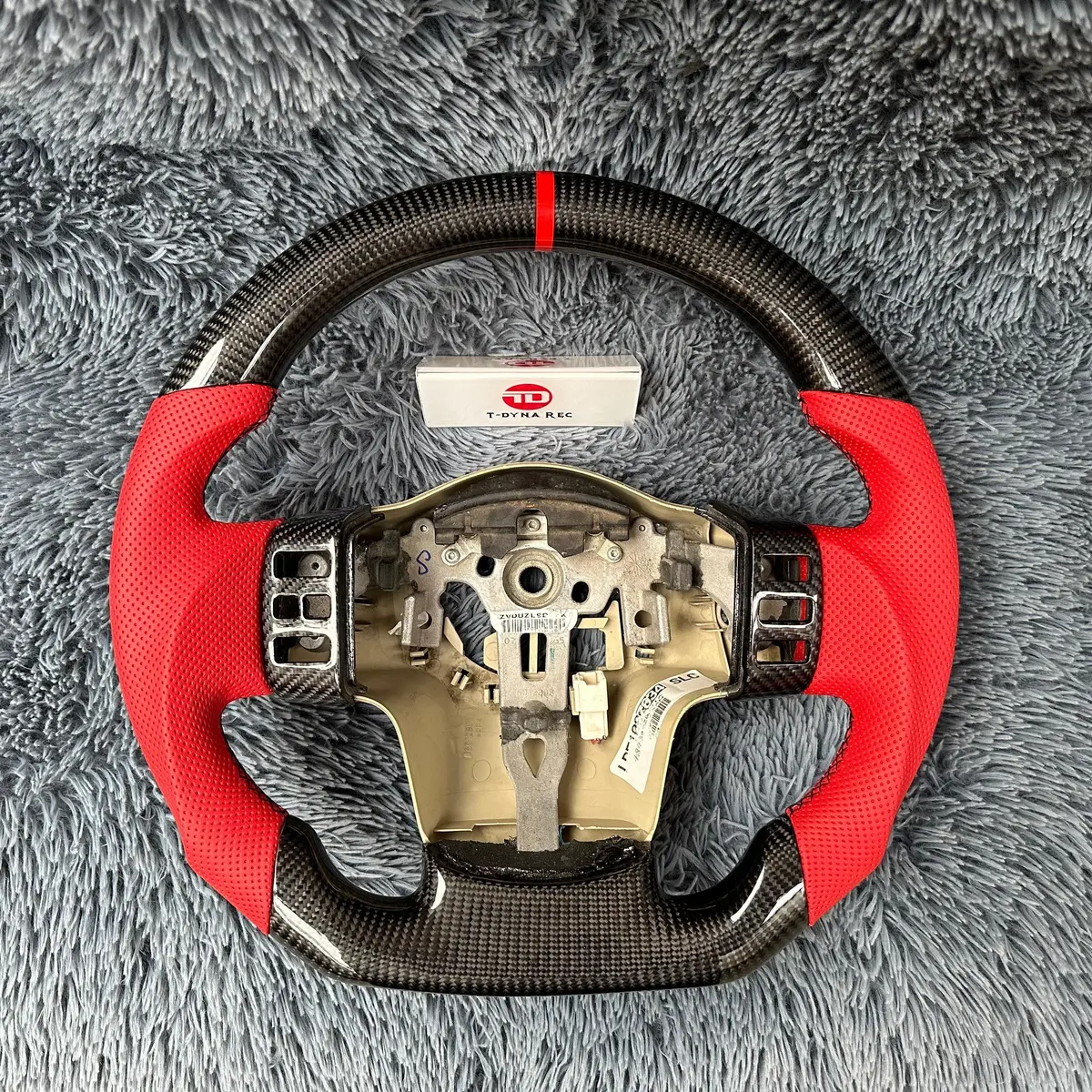 Custom Carbon Fiber Steering Wheel For Nissan 2005-2012 Titan | Ttd Craft 1