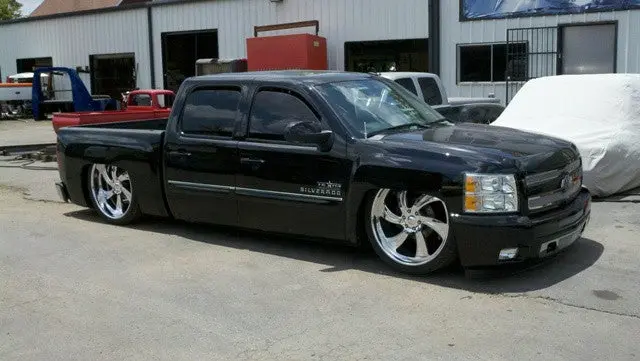 07'-18' Chevy/Gmc Silverado/Sierra Complete Air Suspension Kit 24"-28" Wheels 1