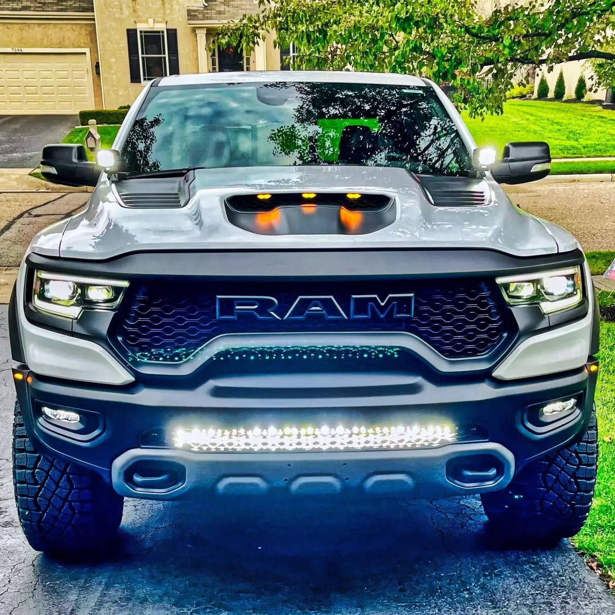2021-2024 Ram 1500 Trx Single 40In Light Bar 1