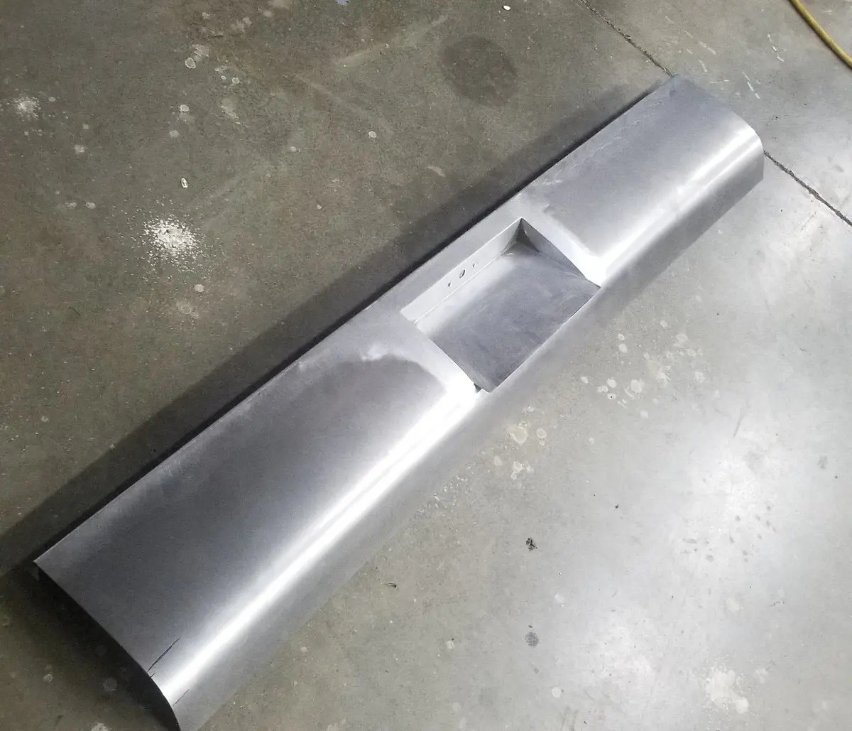 99-06 Chevy Fleet Side Rollpan 1