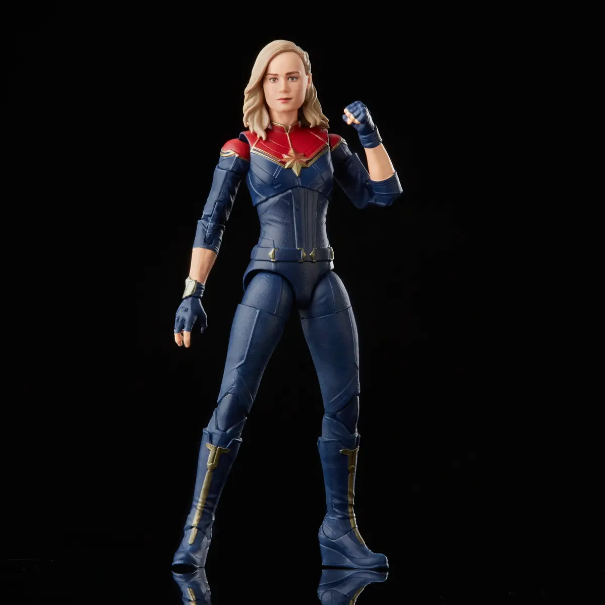 Marvel Legends Series Captain Marvel 1