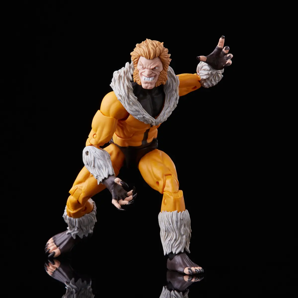 Marvel Legends Series Sabretooth 1