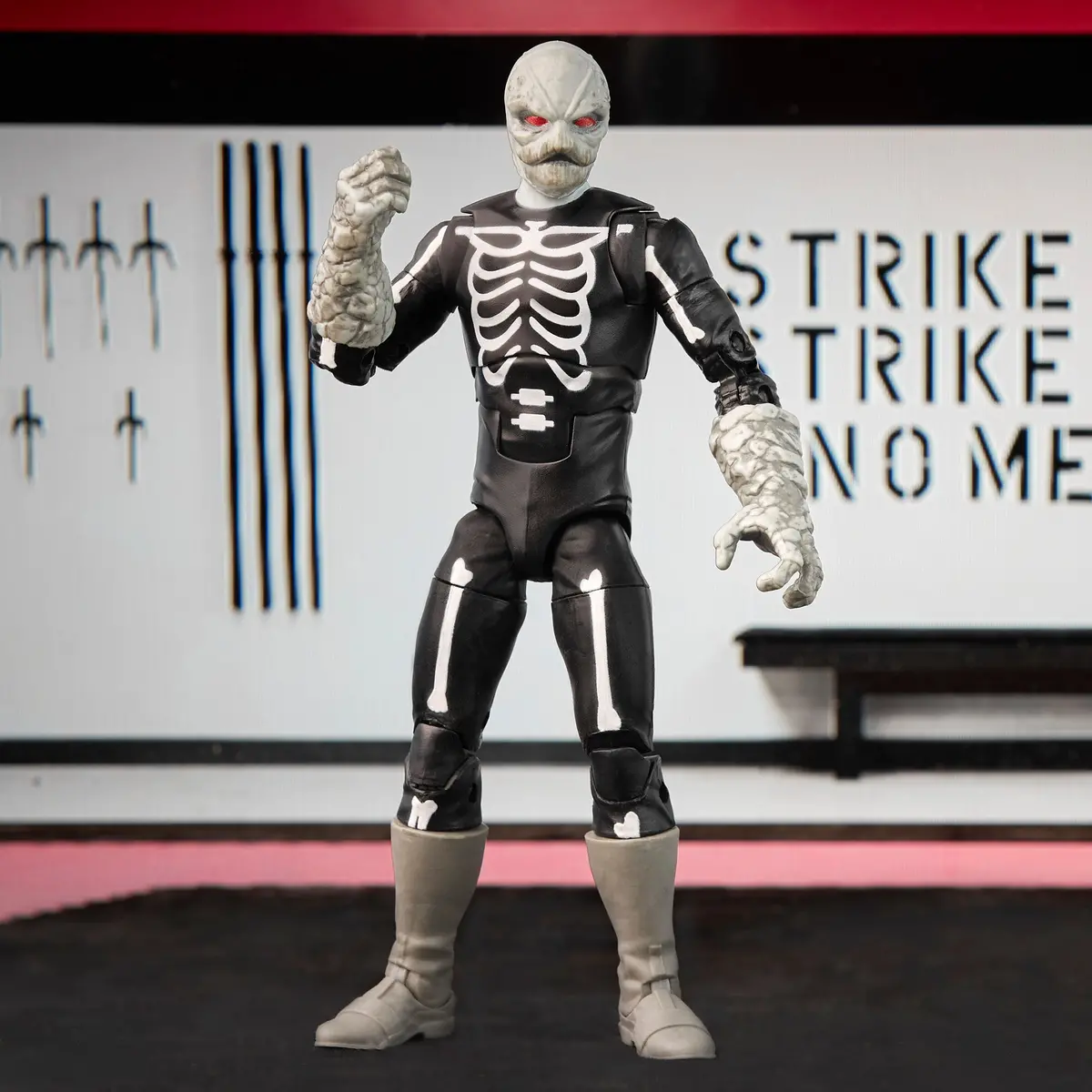 Power Rangers Lightning Collection Mighty Morphin X Cobra Kai Skeleputty 1