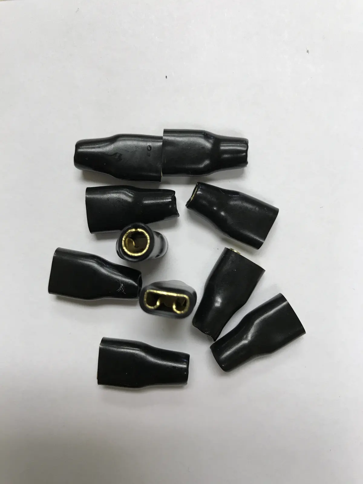 Fs10b Femal Spade Terminals With Pvc Boot Black 1