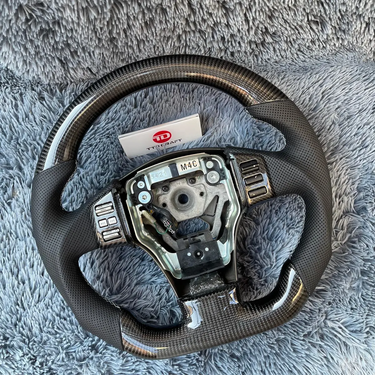 Custom Carbon Fiber Steering Wheel For Nissan 2004-2012 Armada | Ttd Craft 2