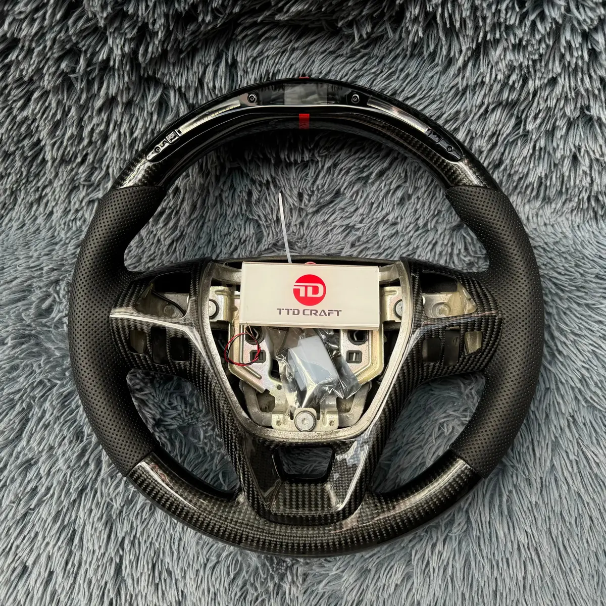 Ttd Craft Ford 2013-2019 Taurus /Edge /  Explorer / Flex Carbon Fiber Steering Wheel 1