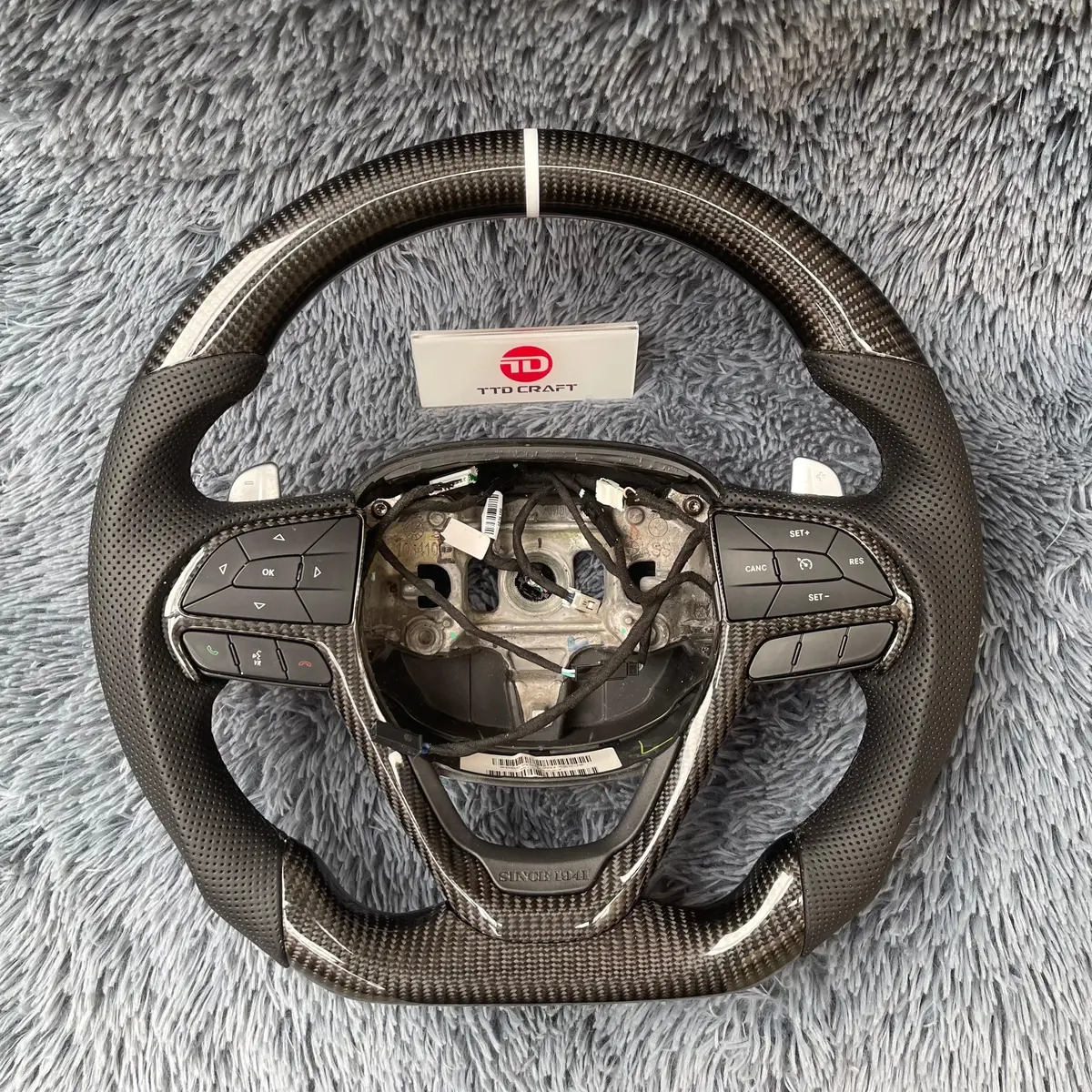 Ttd Craft Jeep 2016-2021 Cherokee / Grand Cherokee Carbon Fiber Steering Wheel 1