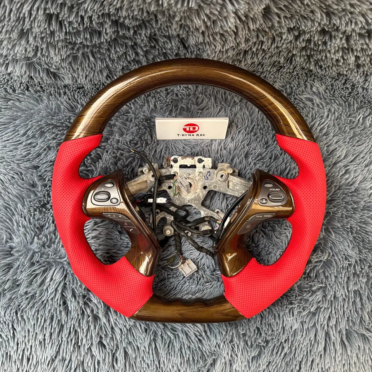 Ttd Craft Infiniti 2013-2020 Qx60 / 2013-2022 Q70 Q70l / 2011-2019 M25 M35 M37 M56 Carbon Fiber Steering Wheel 1