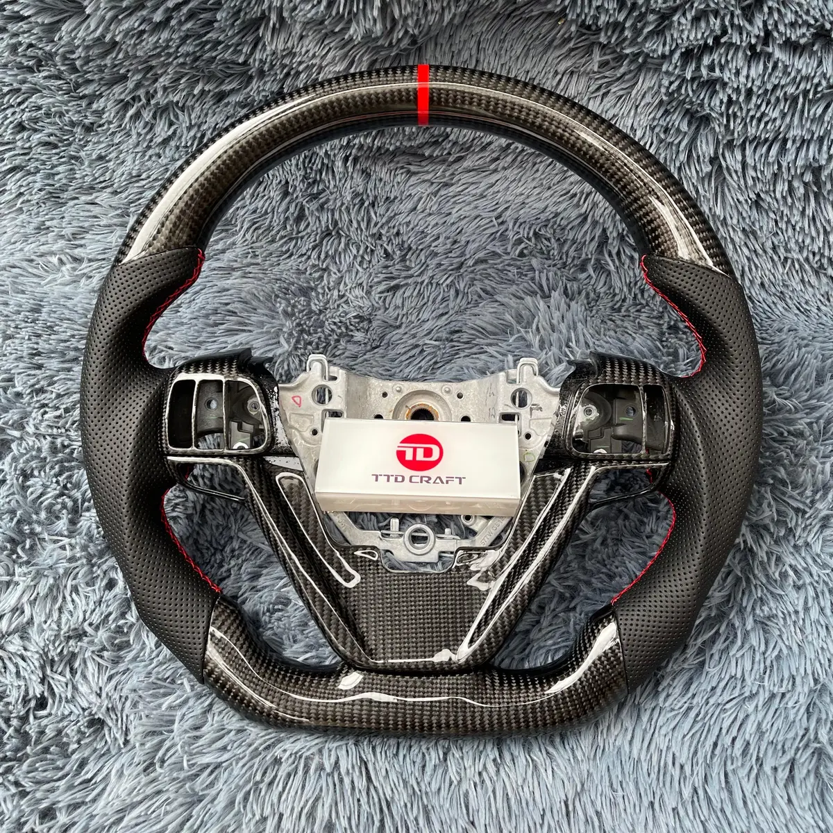 Ttd Craft Toyota 2014-2019 Highlander/Sienna Carbon Fiber Steering Wheel 1
