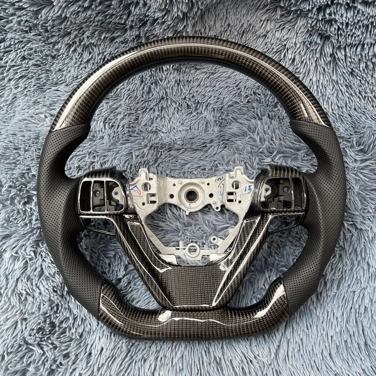 Ttd Craft Toyota 2014-2019 Highlander/Sienna Carbon Fiber Steering Wheel 1
