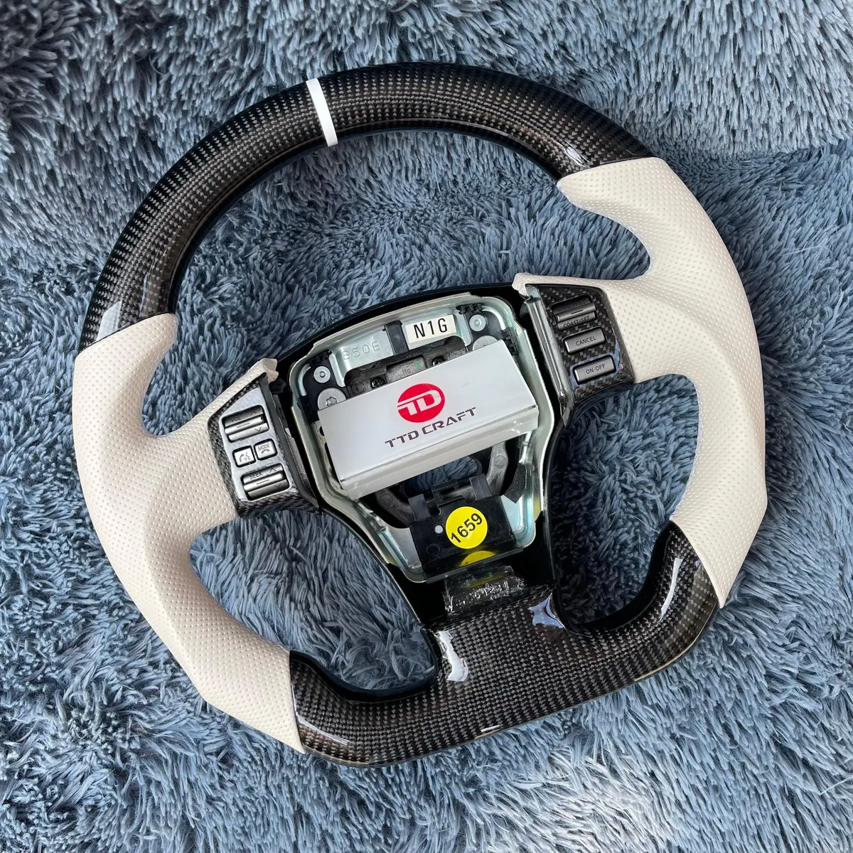 Ttd Craft Infiniti 2003-2006 G35 Carbon Fiber Steering Wheel 2