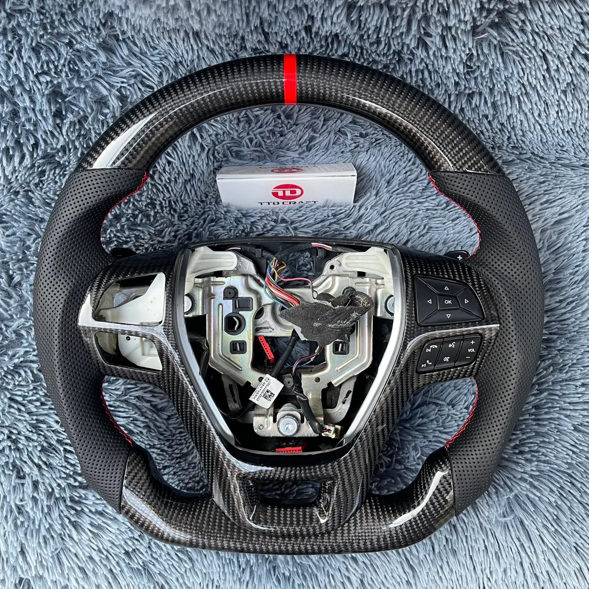 Ttd Craft Ford 2013-2019 Taurus /Edge /  Explorer / Flex Carbon Fiber Steering Wheel 1