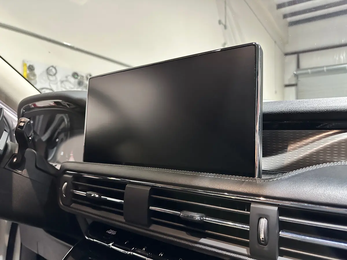 2023-2024 Lincoln Navigator | Screen Protector Kit | 13.2" Main Infotainment | Matte/Anti-Glare 1