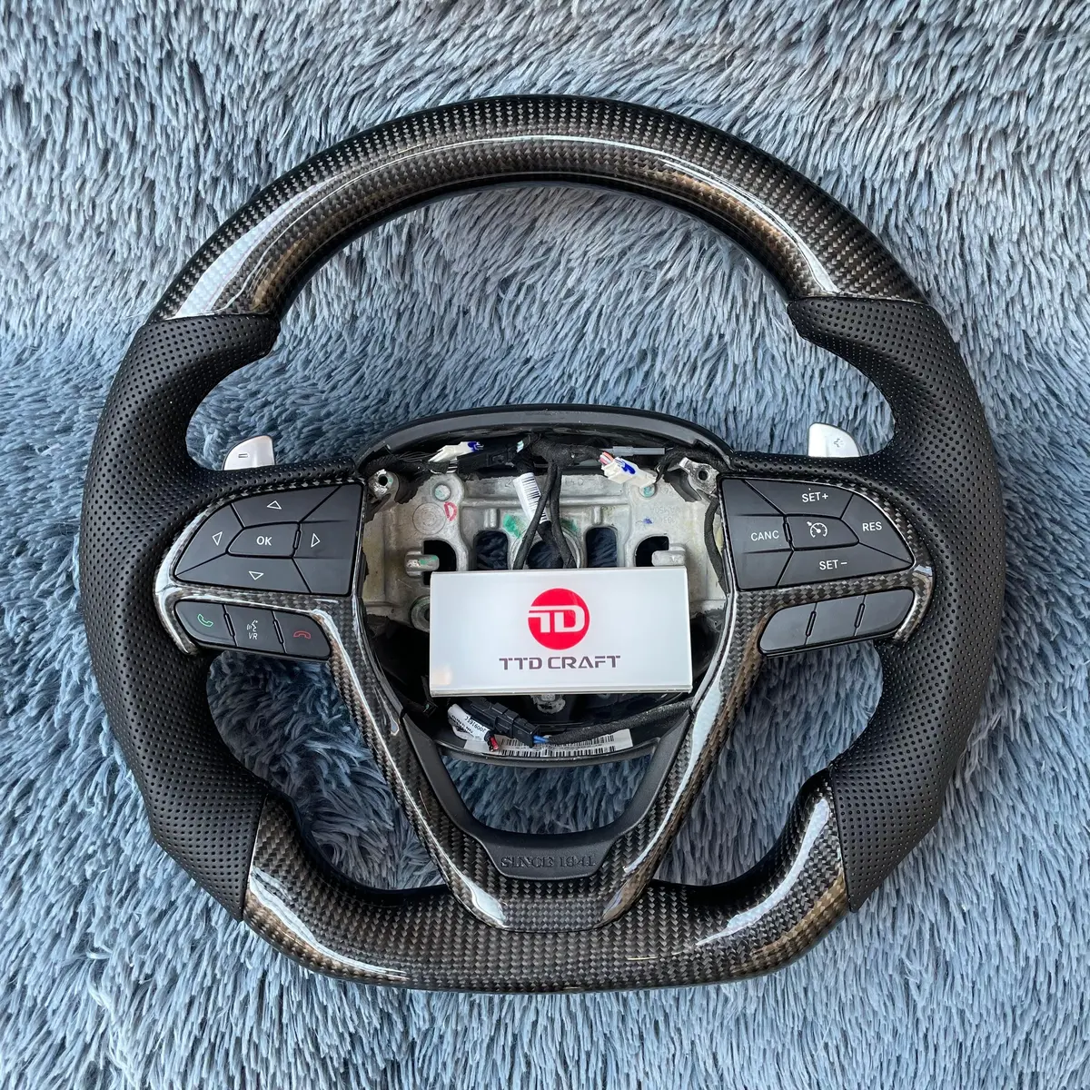 Ttd Craft Jeep 2016-2021 Cherokee / Grand Cherokee Carbon Fiber Steering Wheel 1