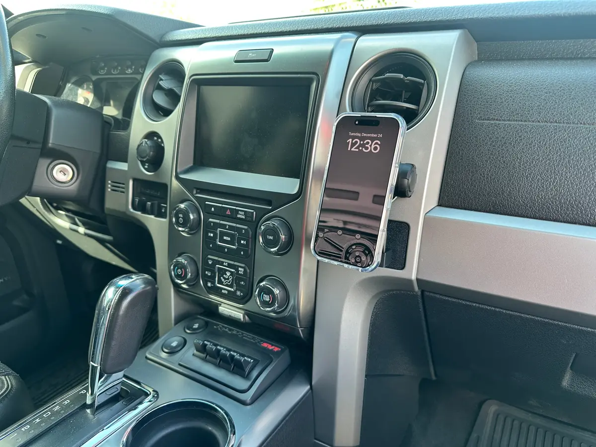 09-14 12Th Gen F150 Qi2 Mag Safe Wireless Charging Mount (Charger & 12V Adapter Included) 1