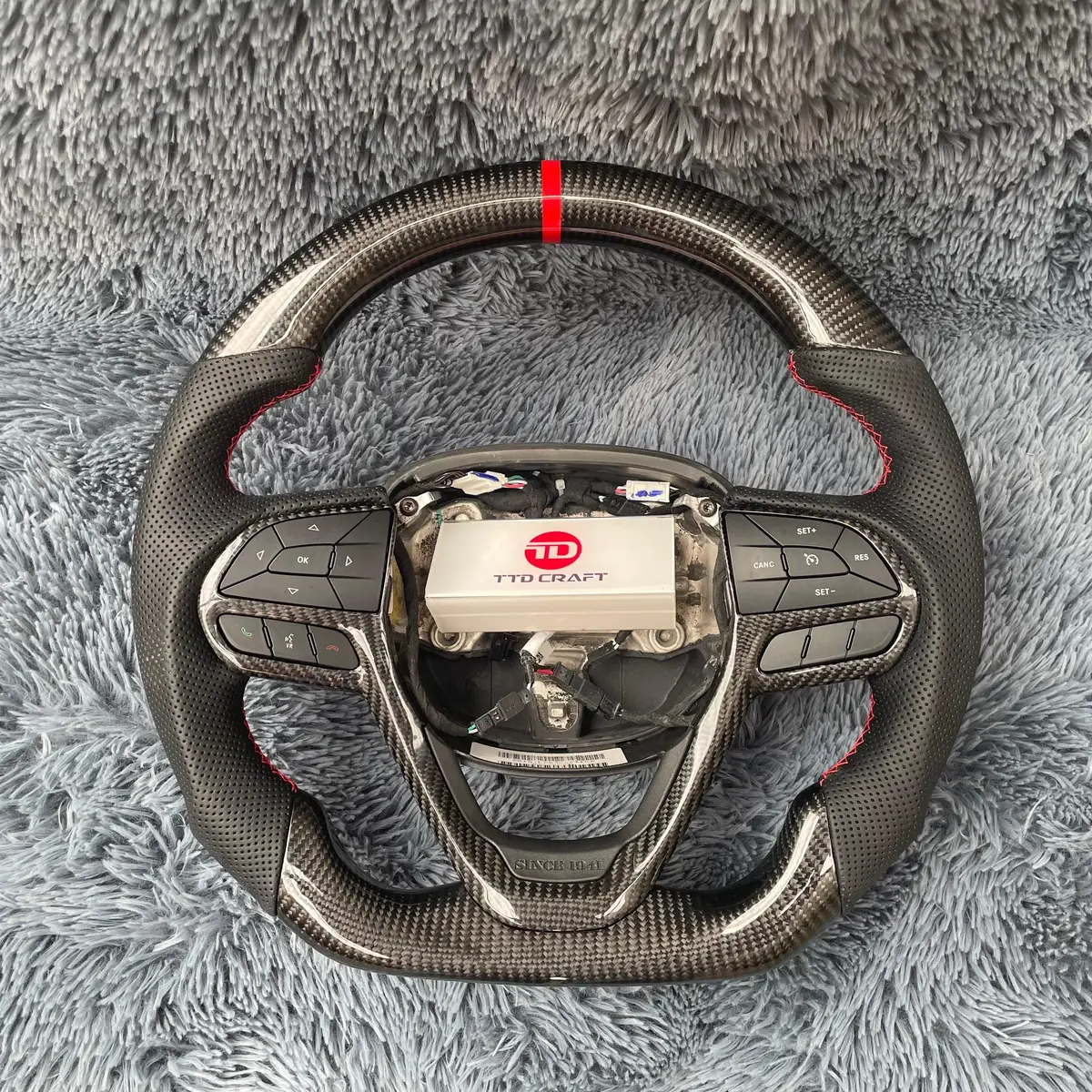 Ttd Craft Jeep 2016-2021 Cherokee / Grand Cherokee Carbon Fiber Steering Wheel 1
