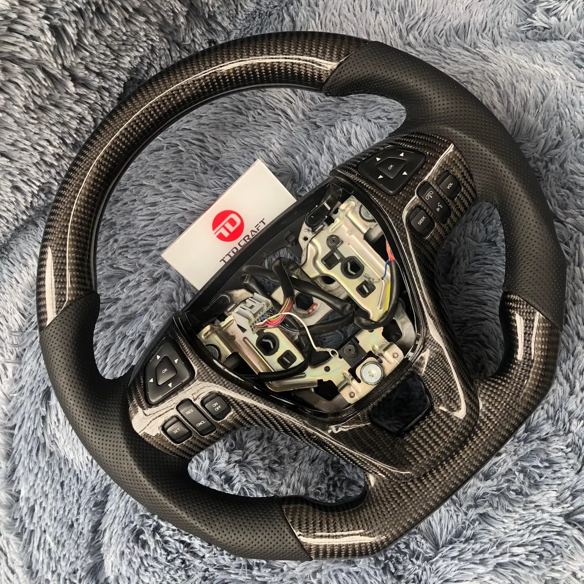 Ttd Craft Ford 2013-2019 Taurus / 2011-2014 Edge / 2011-2019 Explorer / 2013-2020 Flex Carbon Fiber Steering Wheel 2