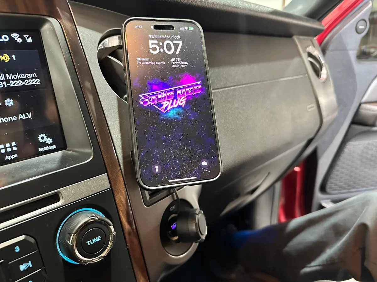 2015-2017 Ford Expedition Mag Safe Wireless Charging Mount (Wireless Charger Included) 1