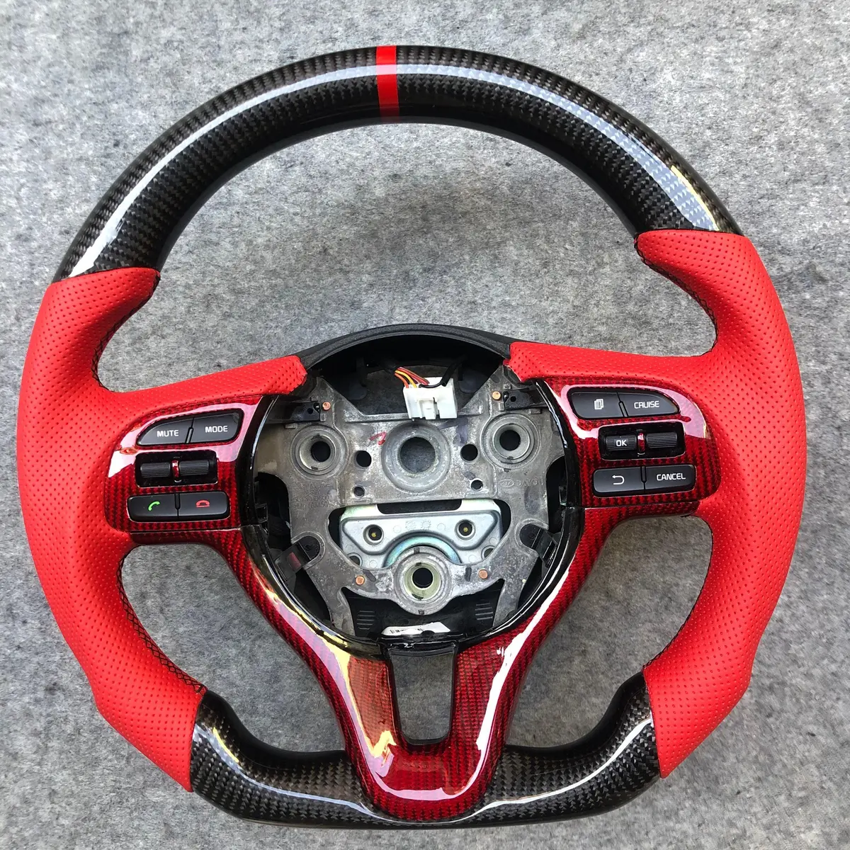 Ttd Craft Hyundai 2017-2021 Niro / 2016-2020 Optima / 2017-2019 Sportage Carbon Fiber Steering Wheel 2