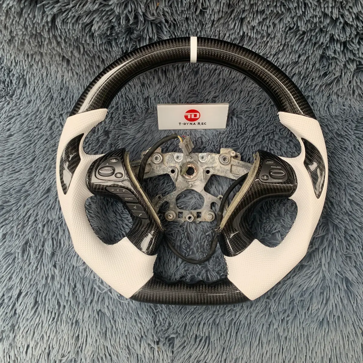 Ttd Craft Infiniti 2013-2020 Qx60 / 2013-2022 Q70 Q70l / 2011-2019 M25 M35 M37 M56 Carbon Fiber Steering Wheel 1