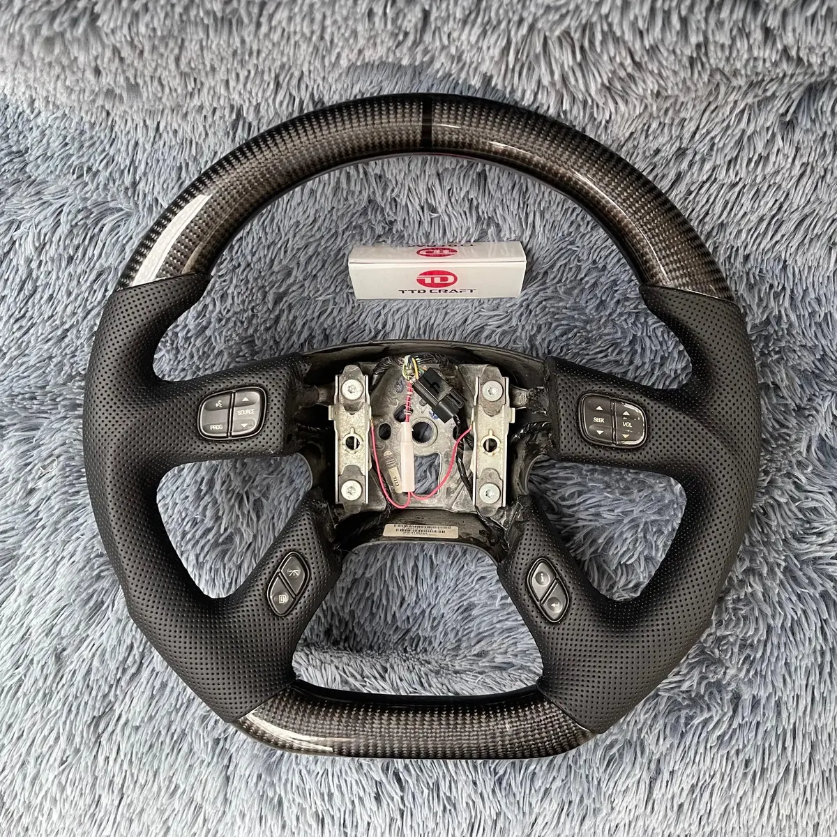 Ttd Craft Chevrolet 2003-2006 Avalanche Carbon Fiber Steering Wheel 1