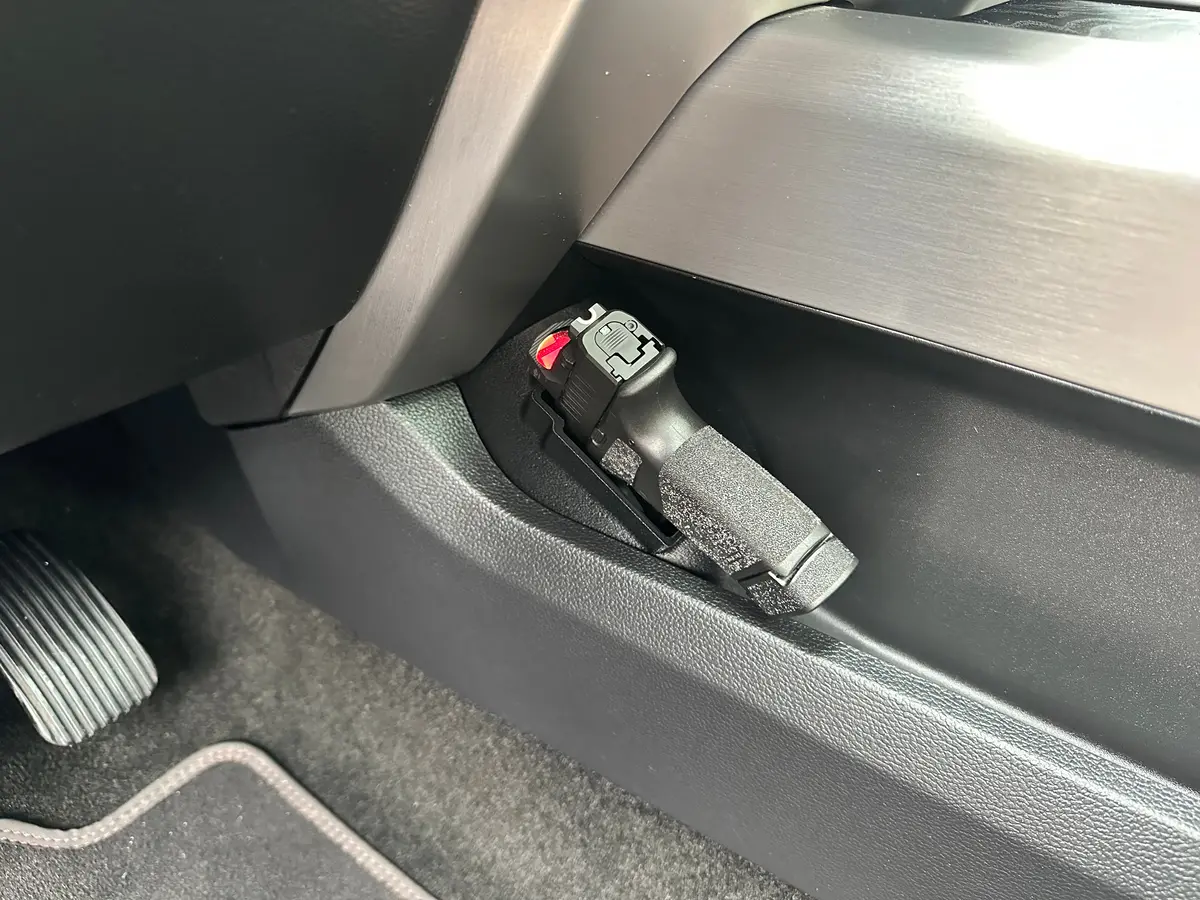 2018-2021 Ford Expedition Csp Pistol Holster (N52 Magnetic Stabilization) 1
