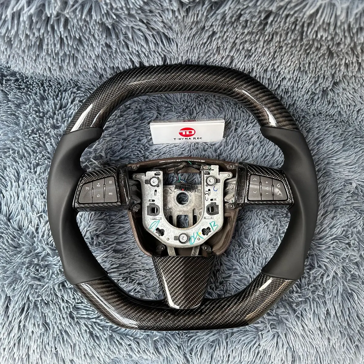 Ttd Craft Cadillac 2008-2013 Cts / 2008-2009 Xlr / 2008-2011 Sts / 2010-2013 Srx Carbon Fiber Steering Wheel 1