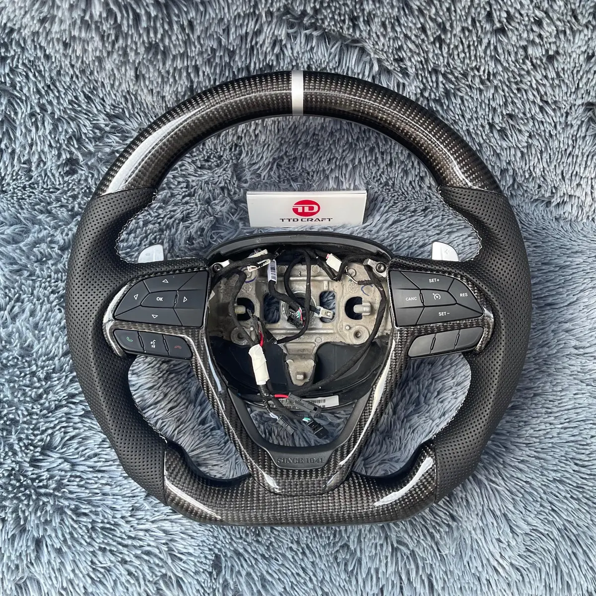 Ttd Craft Jeep 2016-2021 Cherokee / Grand Cherokee Carbon Fiber Steering Wheel 1