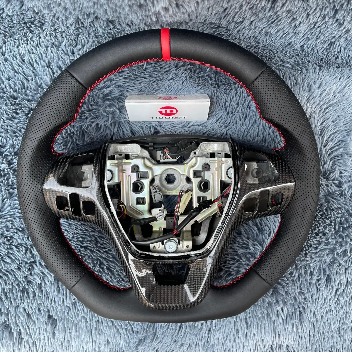 Ttd Craft Ford 2013-2019 Ford Taurus / 2011-2014 Edge / 2011-2015 Explorer / 2011-2020 Flex Carbon Fiber Steering Wheel 1