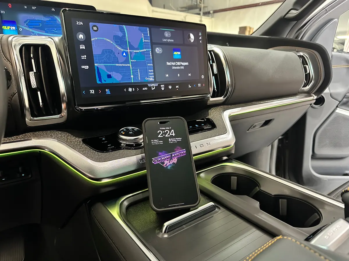 2025+ Ford Expedition New Qi2 Mag Safe Wireless Charging Mount (Charger Included) 1