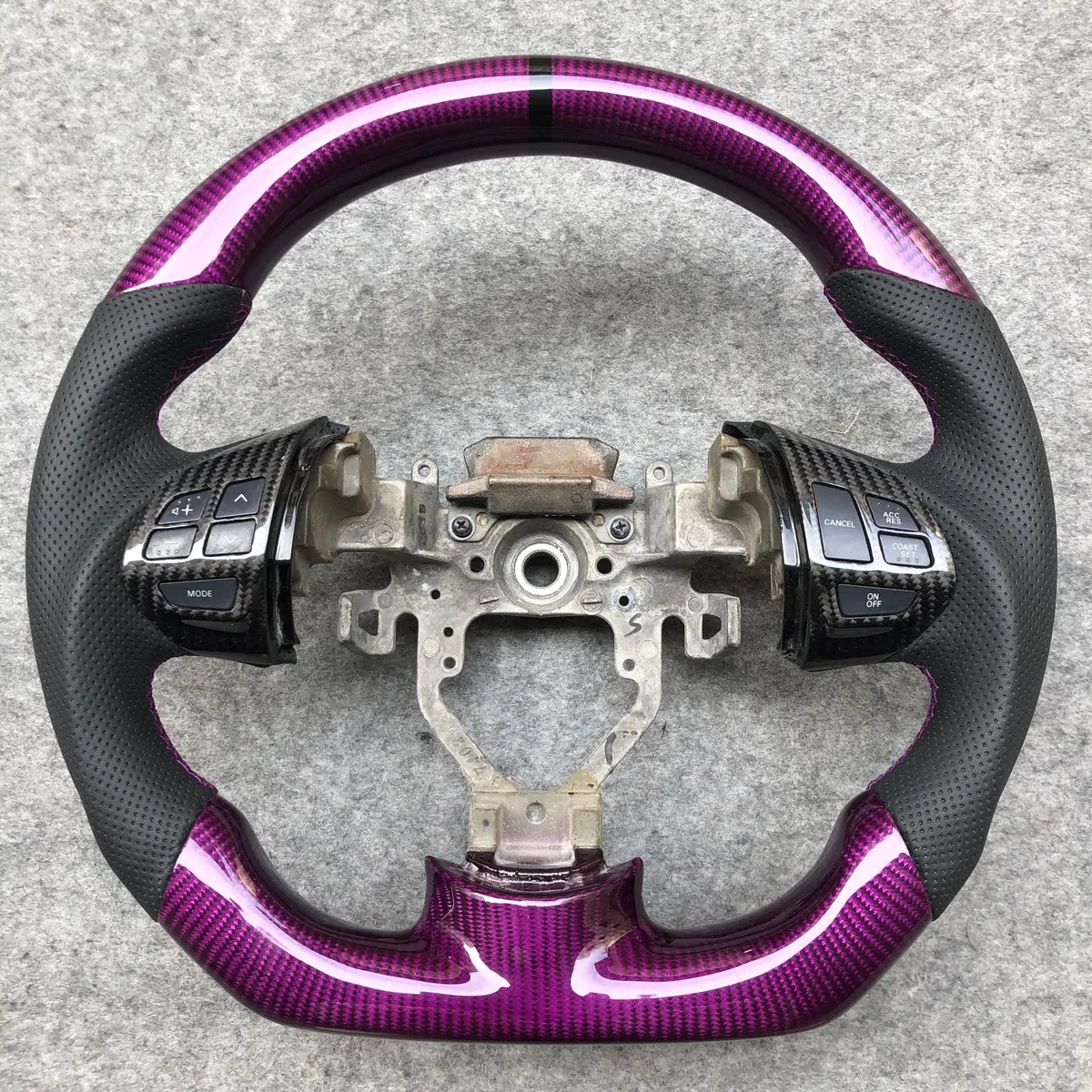 Ttd Craft Mitsubishi 2007-2013 Outlander / Lancer Carbon Fiber Steering Wheel 5