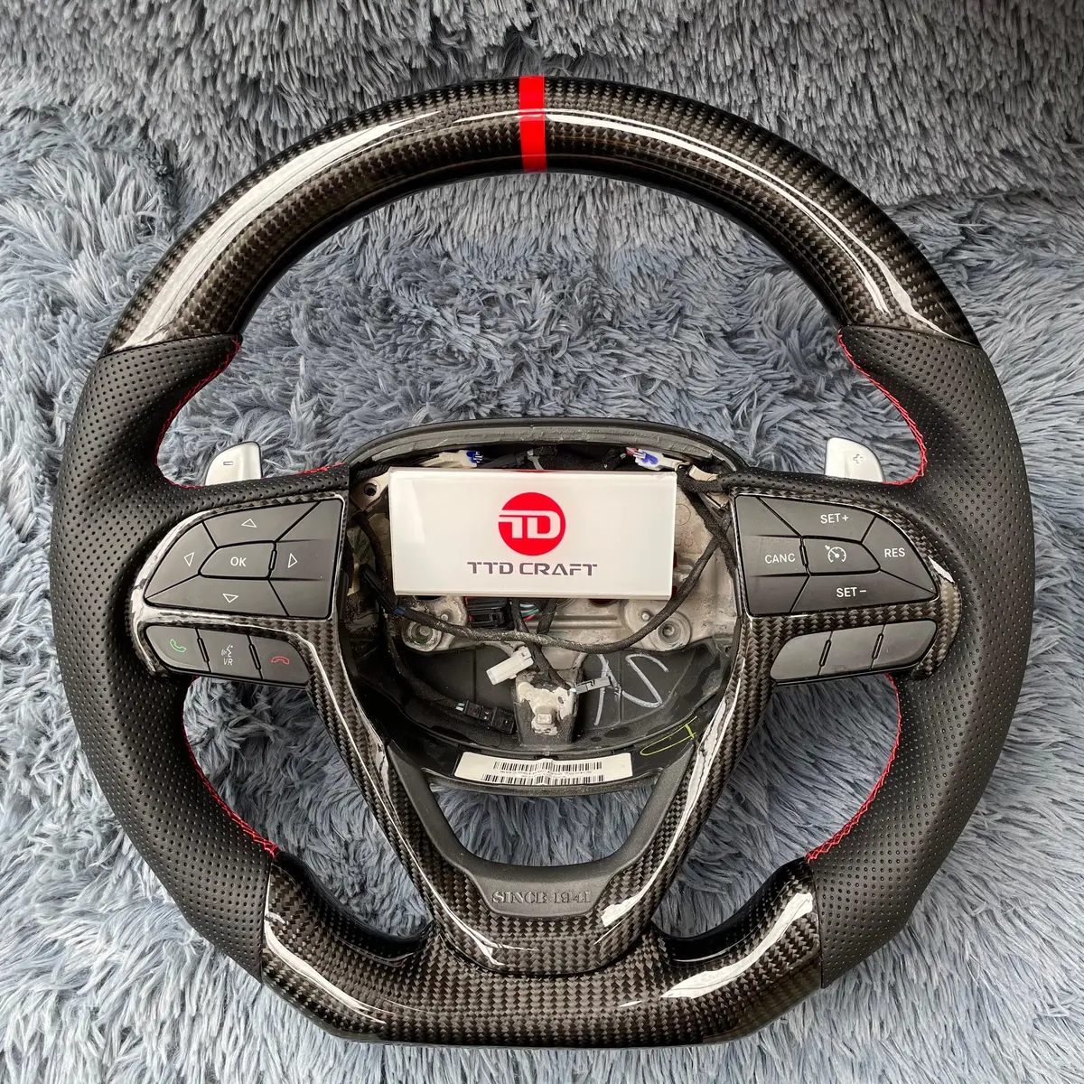 Ttd Craft Jeep 2016-2021 Cherokee / Grand Cherokee Carbon Fiber Steering Wheel 1