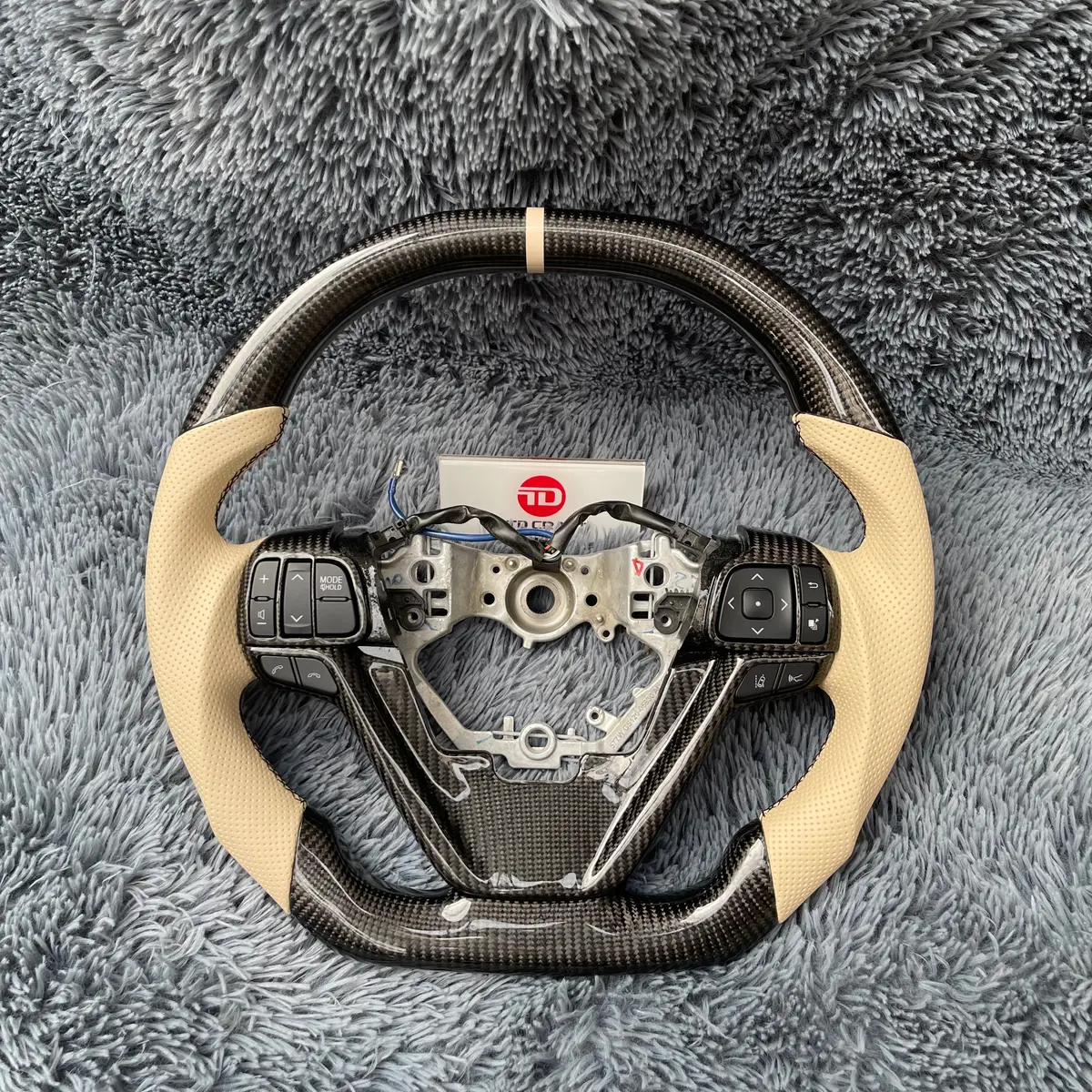 Ttd Craft Toyota 2014-2019 Highlander/Sienna Carbon Fiber Steering Wheel 1