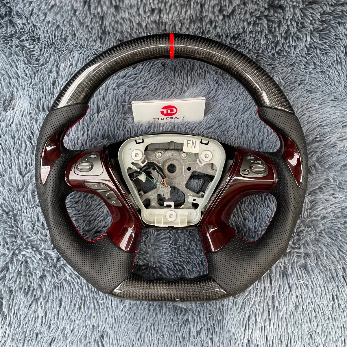 Ttd Craft Infiniti 2013-2020 Qx60 / 2013-2022 Q70 Q70l / 2011-2019 M25 M35 M37 M56 Carbon Fiber Steering Wheel 1