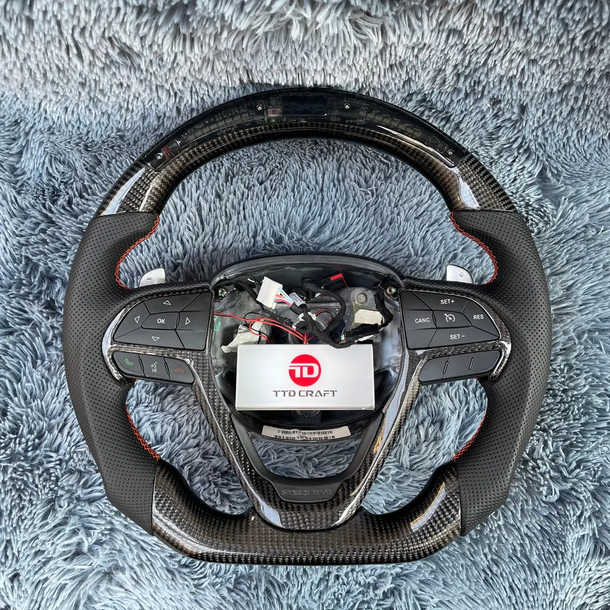 Ttd Craft Jeep 2016-2021 Cherokee / Grand Cherokee Carbon Fiber Steering Wheel 1