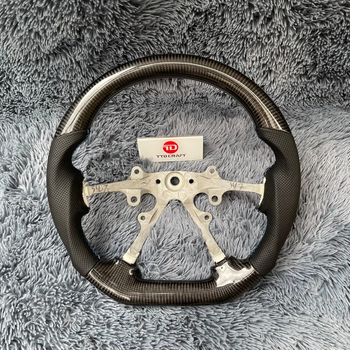 Ttd Craft Jeep 2005-2010 Cherokee / Grand Cherokee Carbon Fiber Steering Wheel 1
