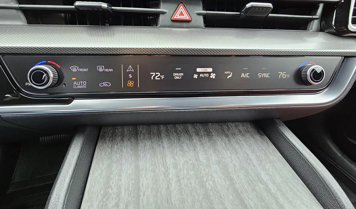 2023+ Kia Sportage |Climate Control | Matte/Anti-Glare | Screen Protector Kit 1