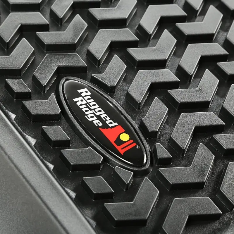 Rugged Ridge Black Front Floor Liners For 2012–2016 Ford F-250/F-350 (Regular & Extended Cab) 1